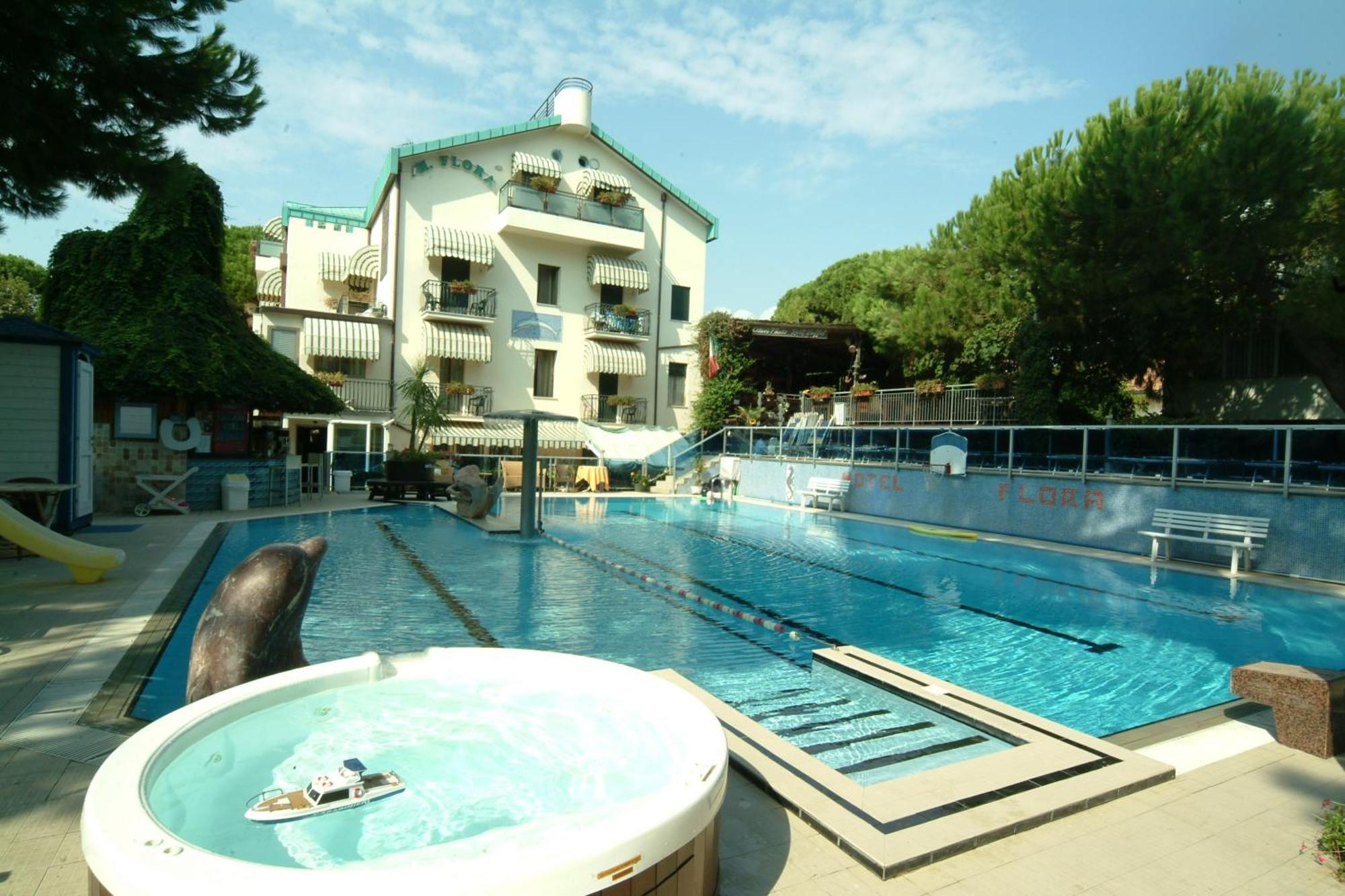 Hotel Flora Milano Marittima Exteriör bild