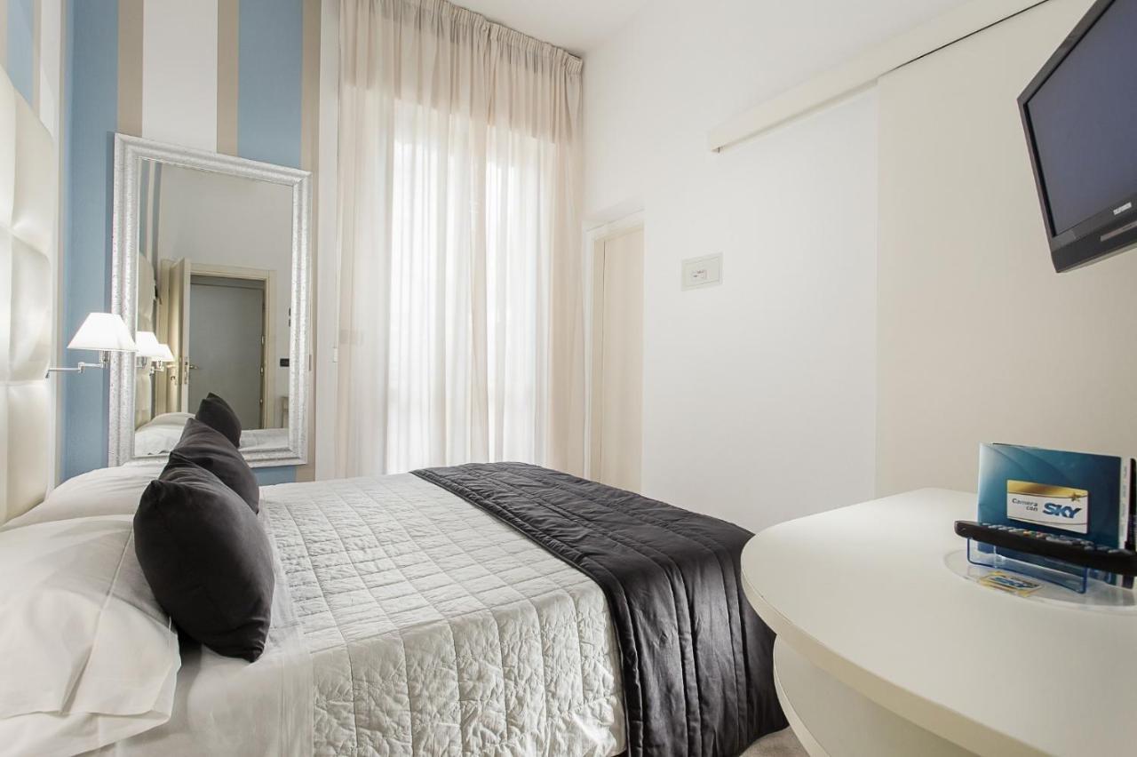 Hotel Flora Milano Marittima Exteriör bild