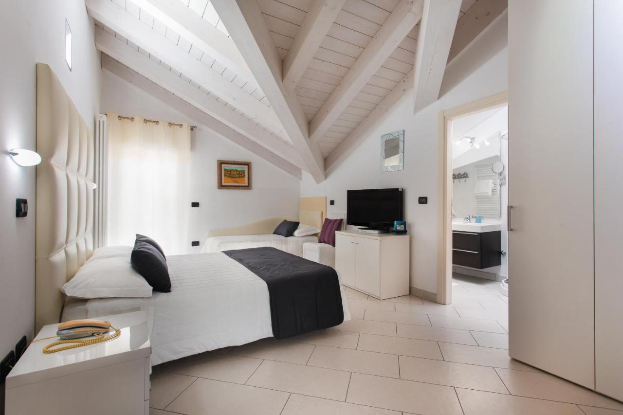 Hotel Flora Milano Marittima Exteriör bild